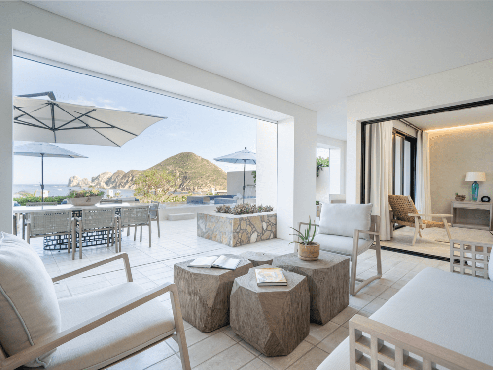 Woonkamer met geode salontafels