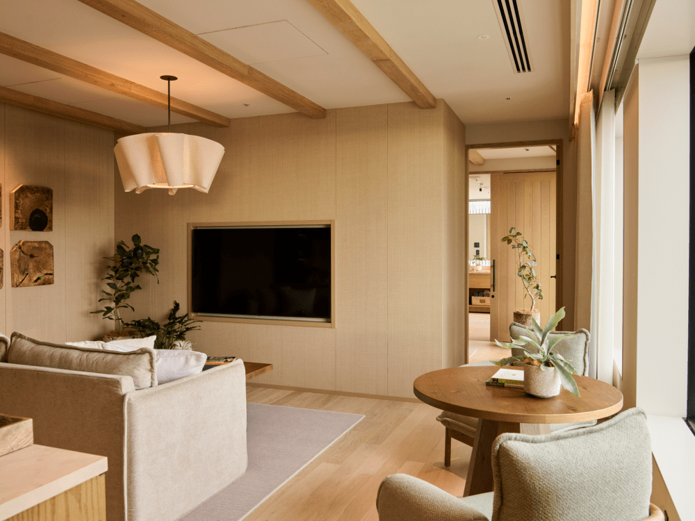 全景塔单卧套房客厅