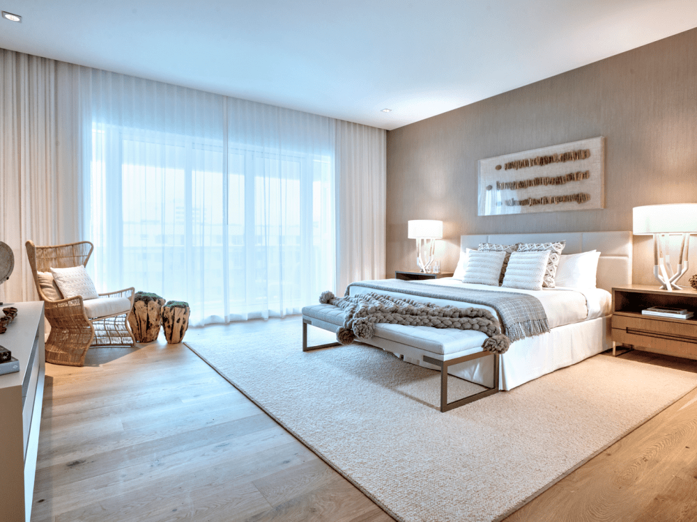 Chambre avec une chaise