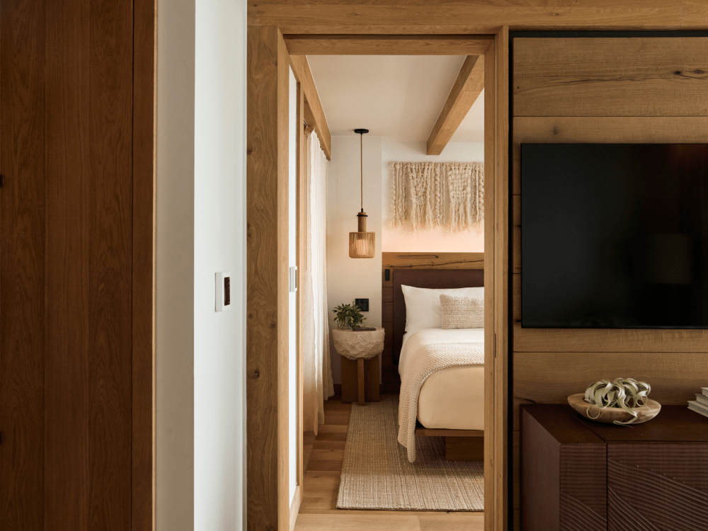 Lake Junior Suite 