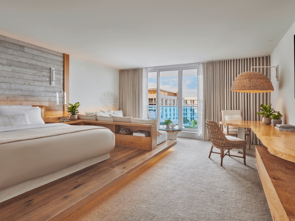 Vue sur la ville Suite Jr King avec balcon