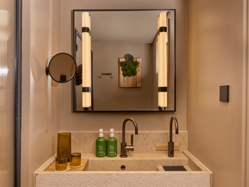 Salle de bains en alcôve