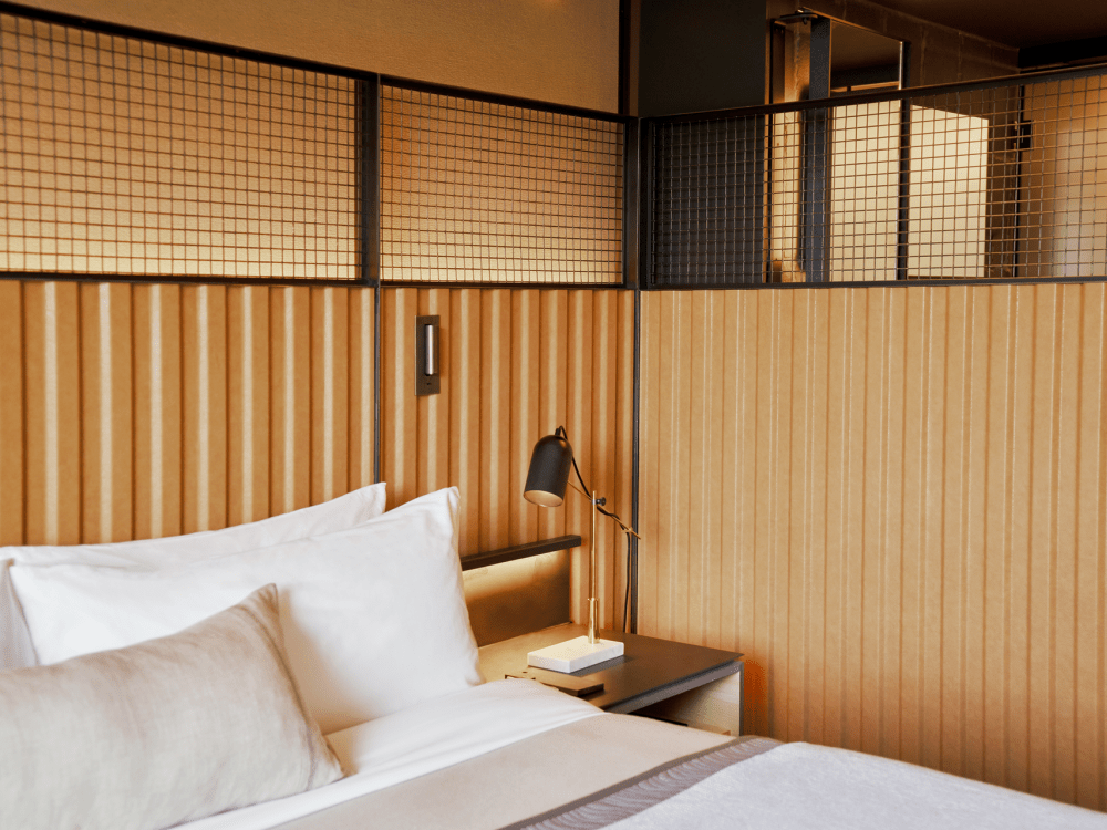 キングサイズベッドのあるBrooklyn Bridge 1 Hotel 室