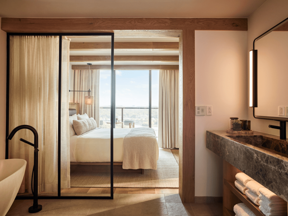 Lake Junior Suite 