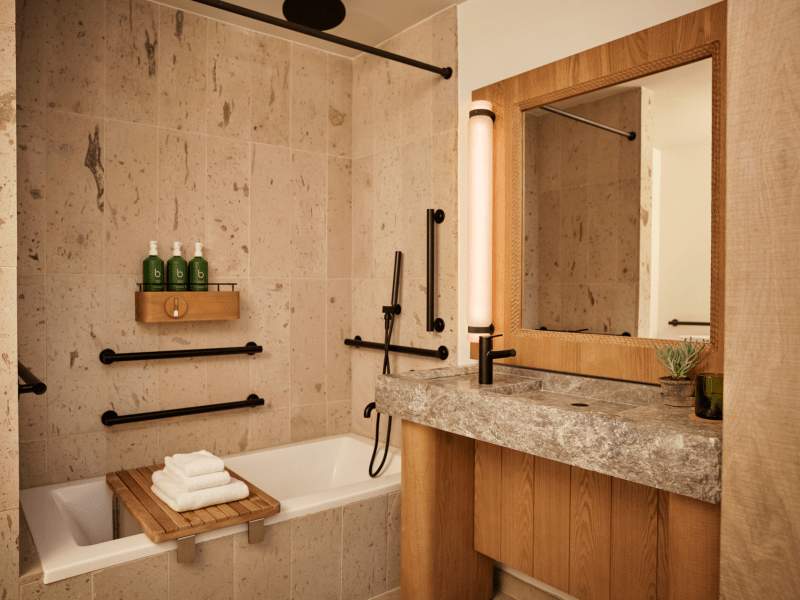 City King Balcony Bathroom