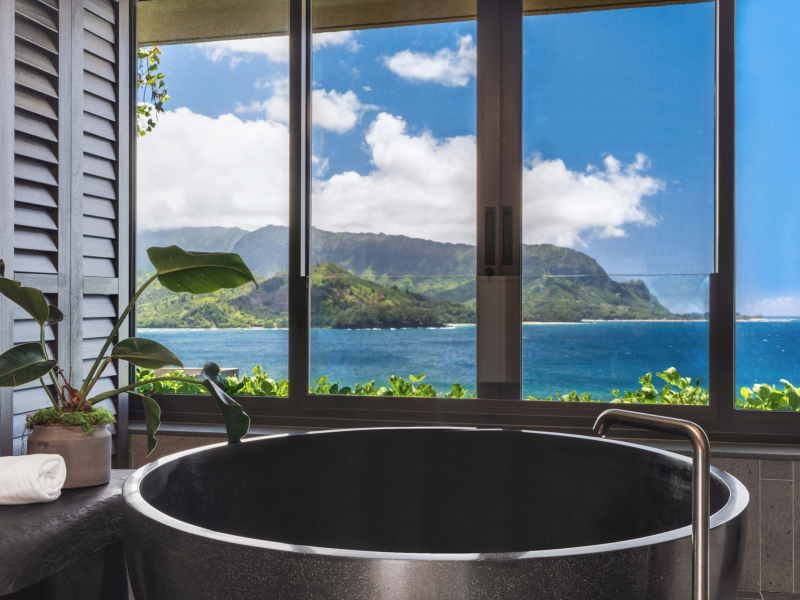 Stone tub in Napali Suite 