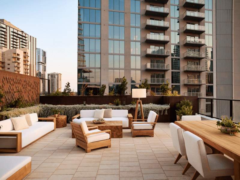 1AUS Lake Terrace Suite 