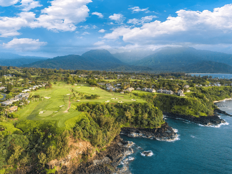 Birds eye view of a golf green