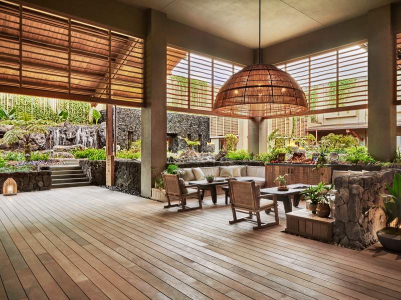 el vestíbulo de un hotel