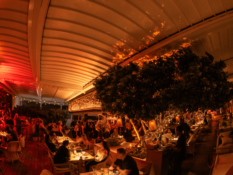 Restaurant at night 