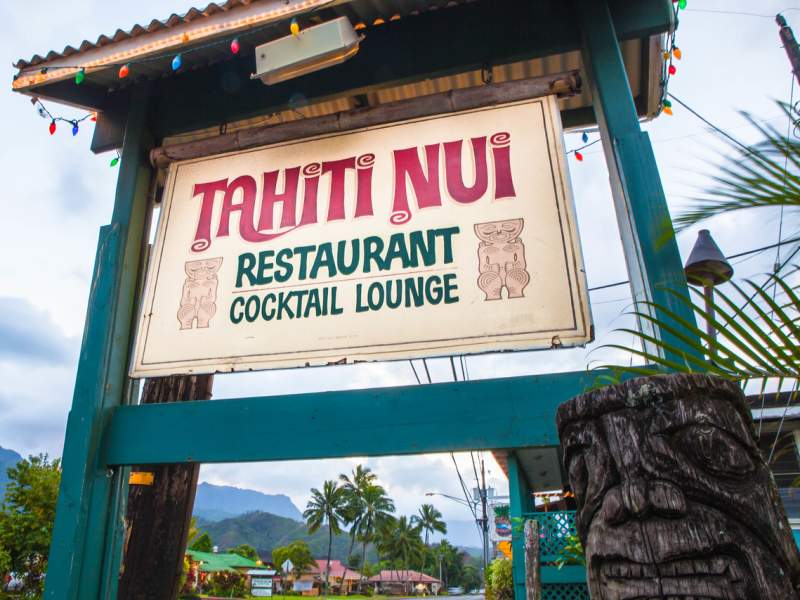 Placa do bar do restaurante Tahiti Nui