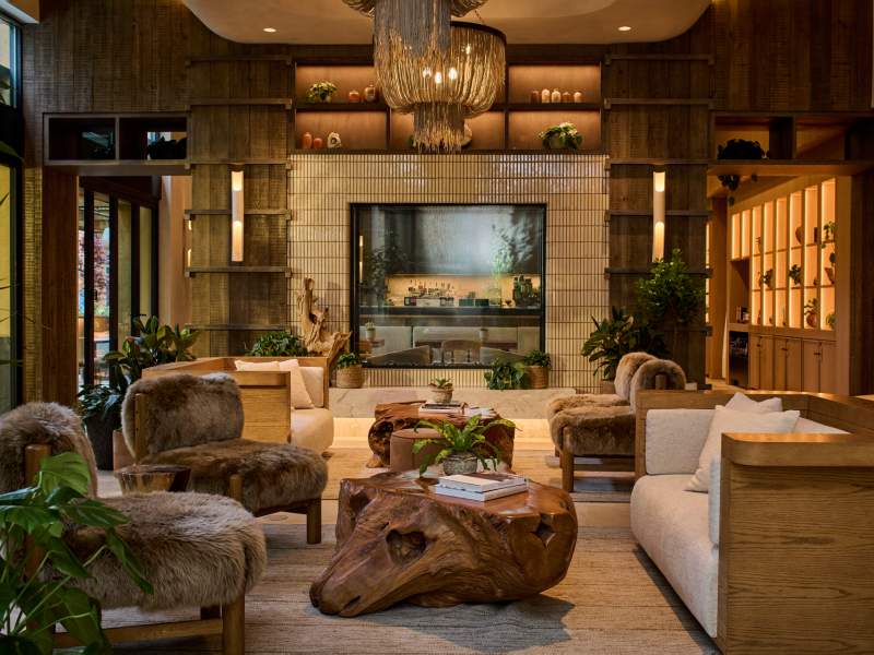 Lobby & Drift Entrance