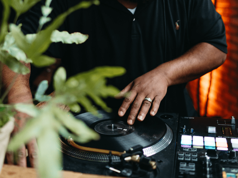 Vinyl Nights at Dovetale