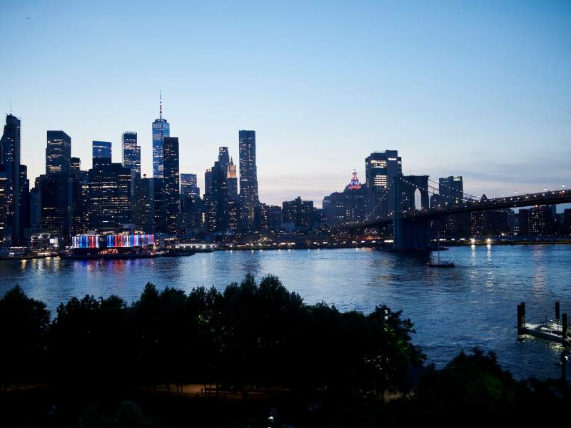 Brooklyn bridge & skyline