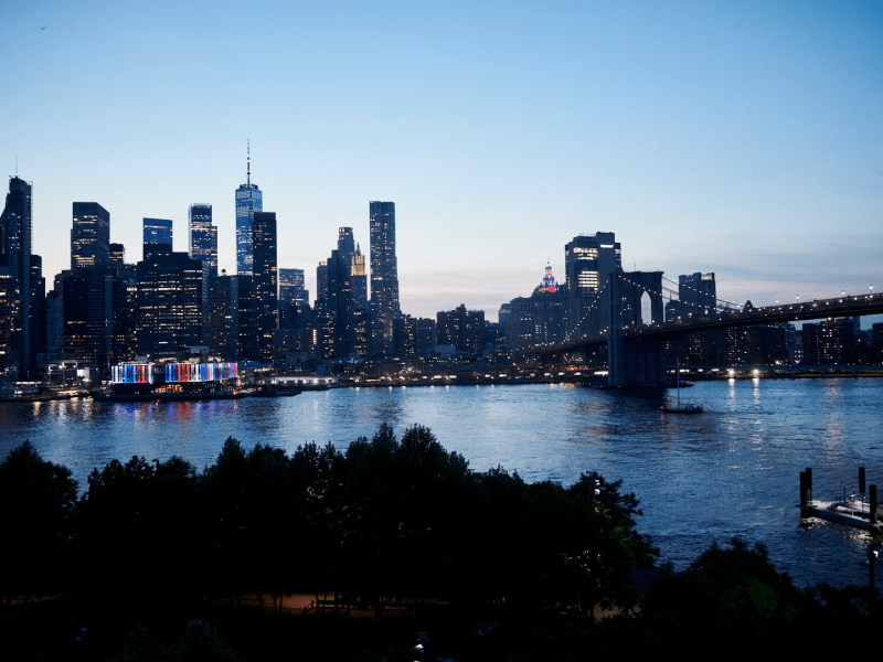 Brooklyn bridge & skyline