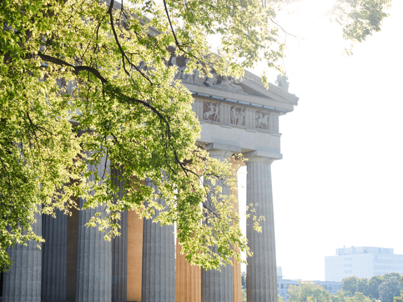 Nashvilles Parthenon centered within Centennial Park