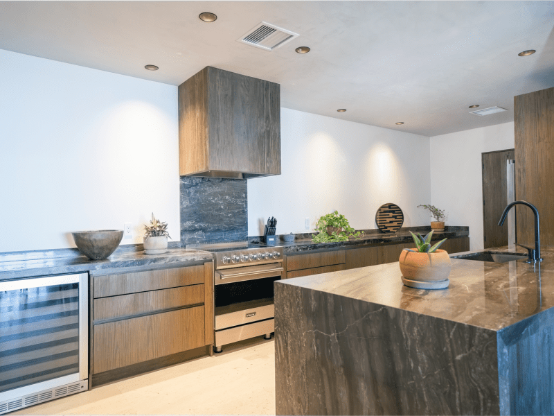 Brown marbled modern kitchen