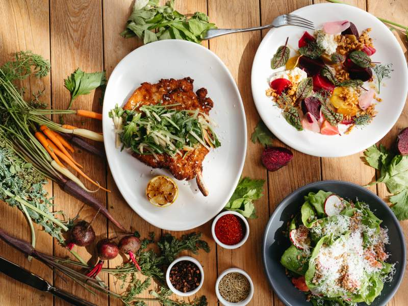 1 Kitchen Plats de 1 Kitchen avec des légumes