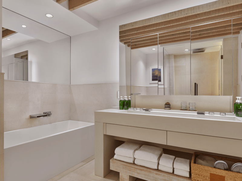 Ocean View 3 Bedroom Penthouse Balcony-Bathroom