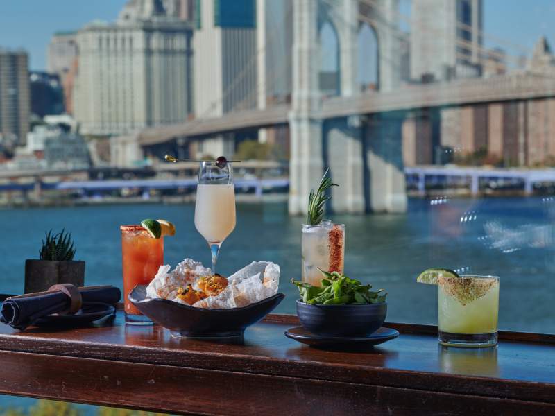 harriet's lounge, cocktails