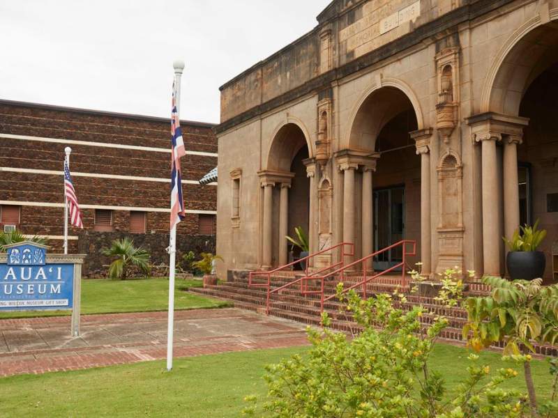 Passos para o Museu de Kaua'i