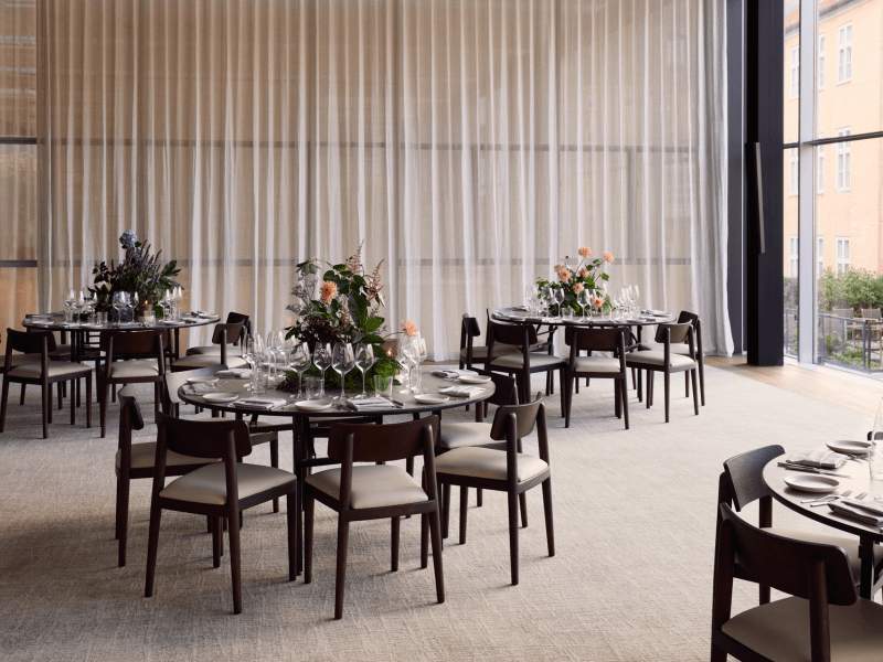 Round Tables for Events at Northern Oak Venue