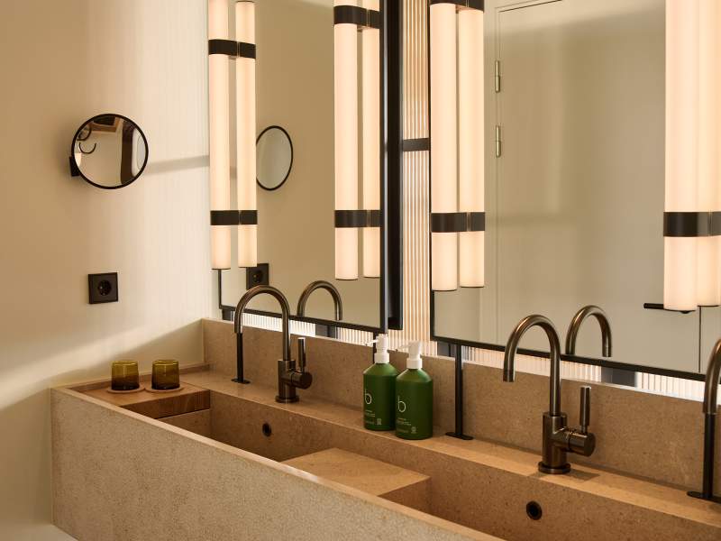 Signature Suite Bathroom