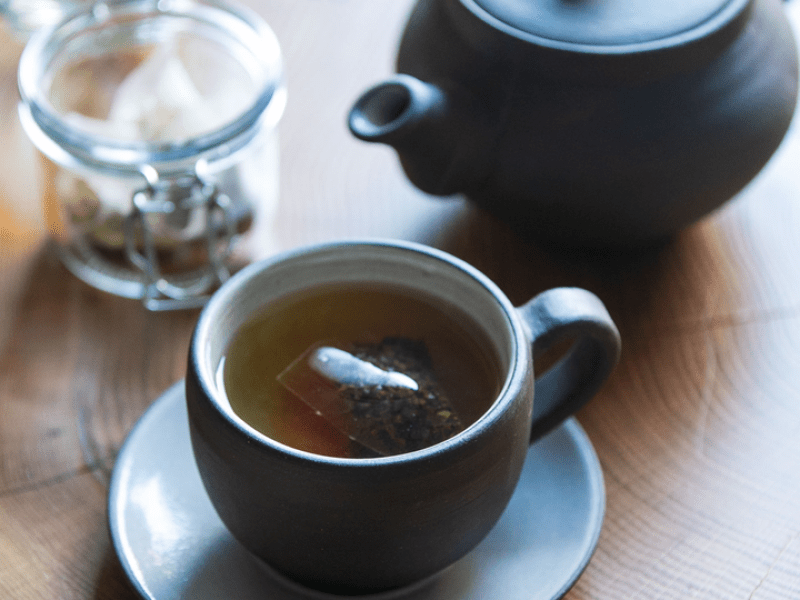 Tea pot & cups