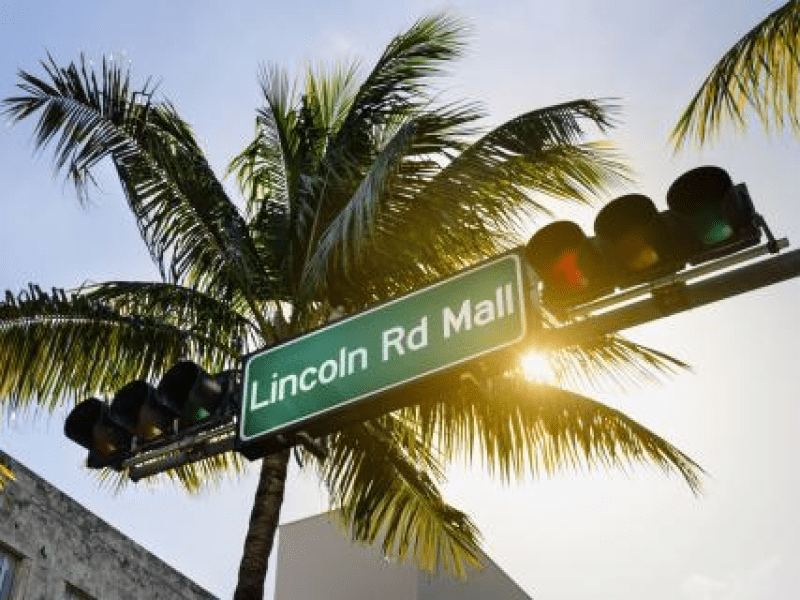 Lincoln Road Mall street sign