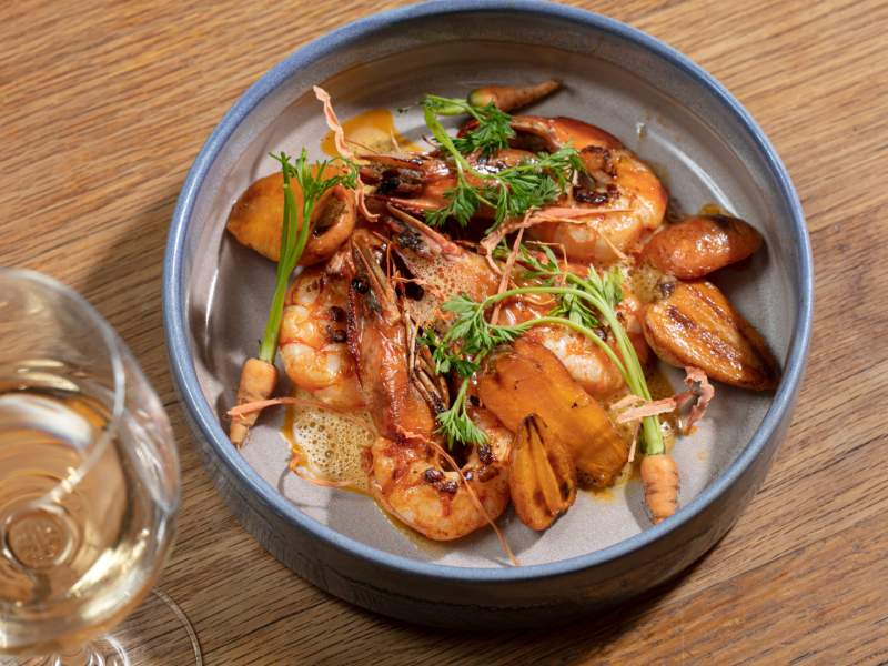 un plat de crevettes