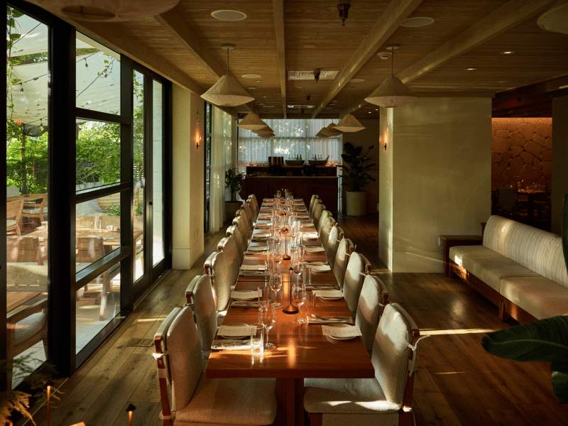 longue table pour un dîner de gala