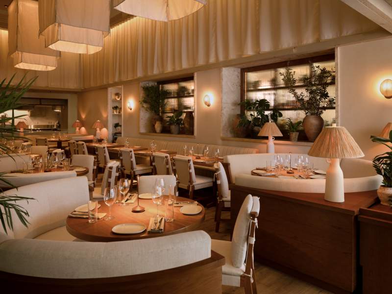 希少洋書｜TOP HOTEL RESTAURANTS トップ・ホテル・レストラン pg_restaurant.jpg
