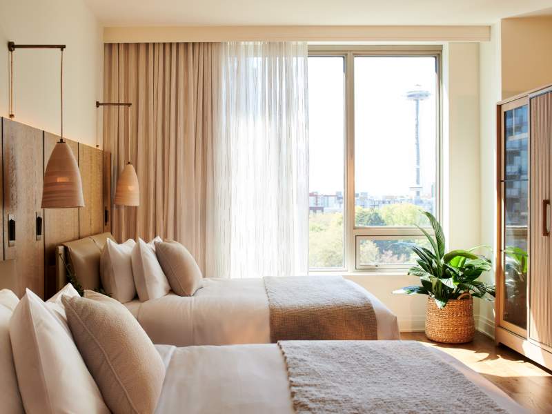 Space Needle View from Queen Queen Room