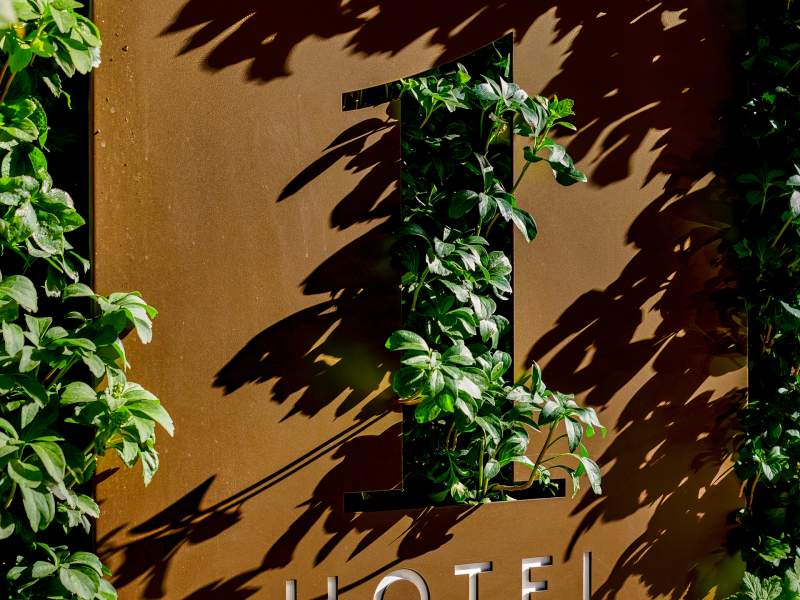1 Hotels Panneau des 1 Hotels
