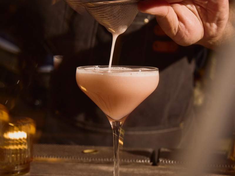 cocktail at harriet's lounge