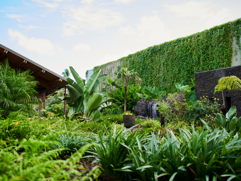 Hanalei Bay lobby