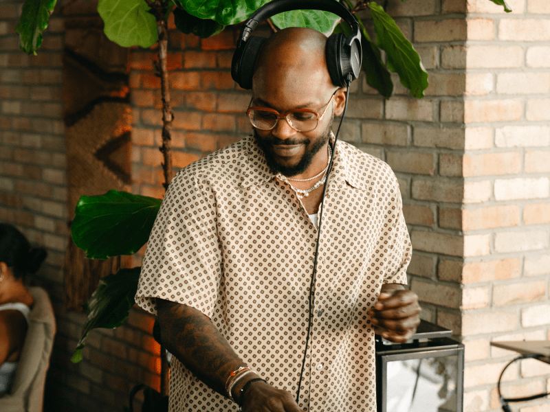 DJ tay james