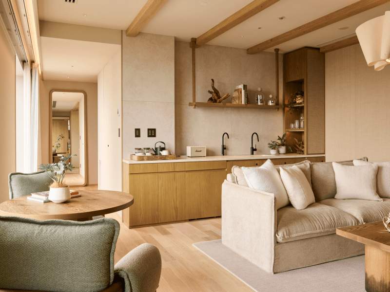 Living room of the Panoramic Tower 1 Bedroom Suite