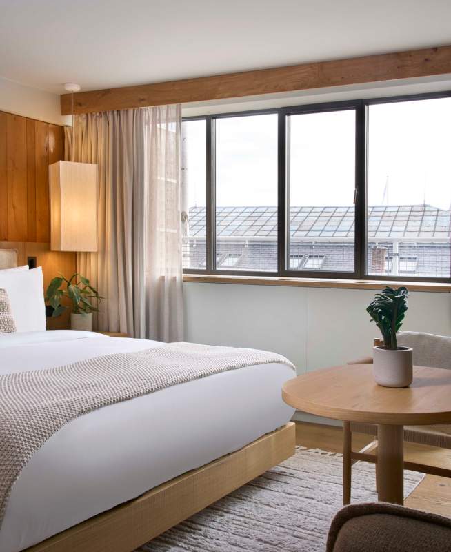 Skyline King Balcony