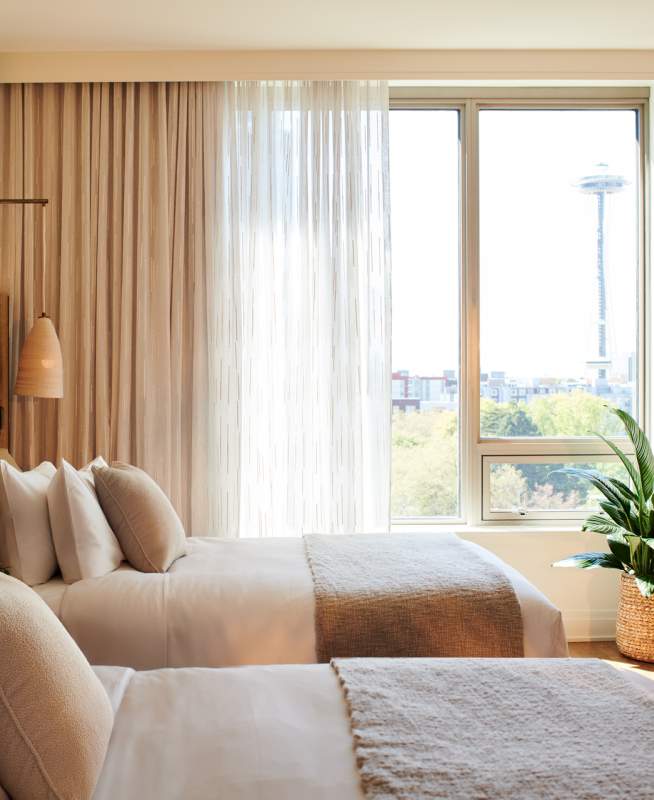 Space Needle View from Queen Queen Room