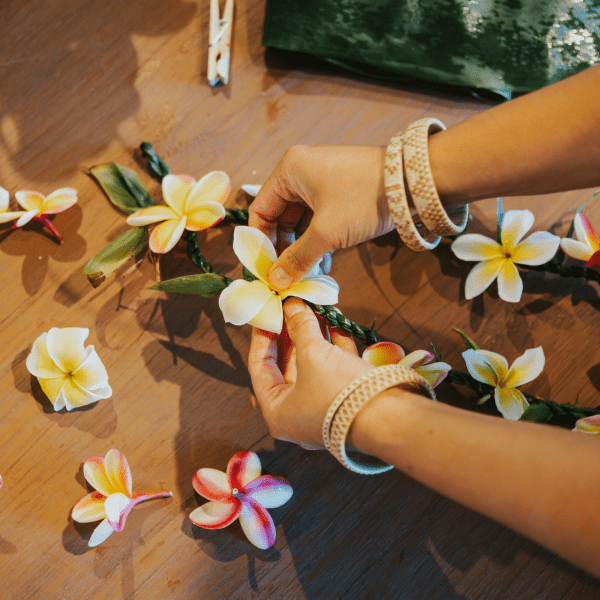 Ti leaf lei making