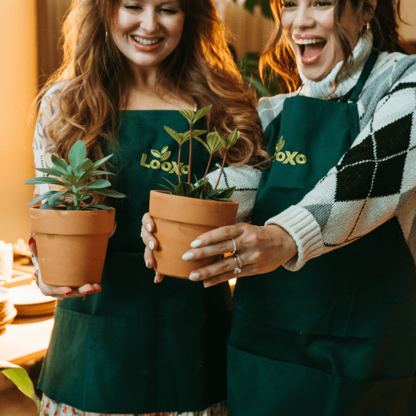 girls planting 