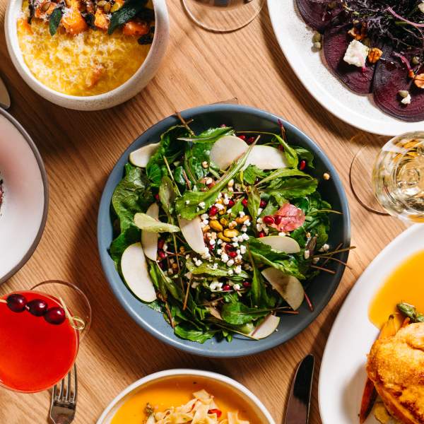 dîner nourriture sur une table