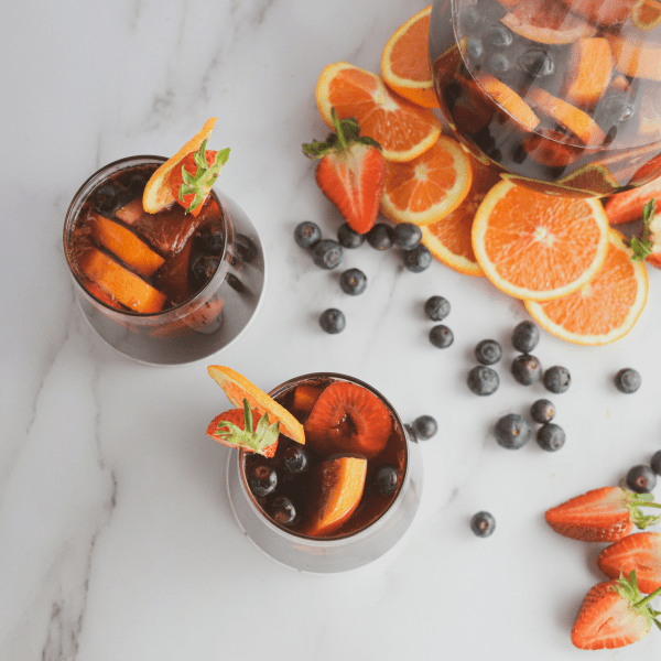 sangria and fruit slices