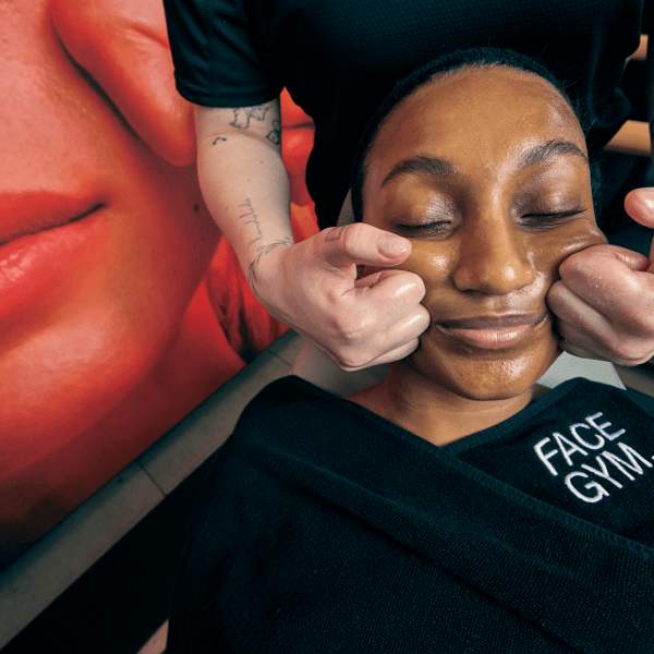 Una donna alla FACEGYM 