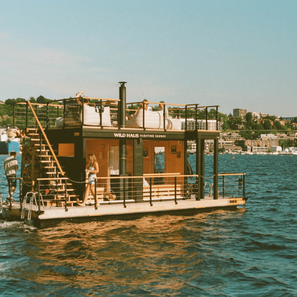 Floating sauna 