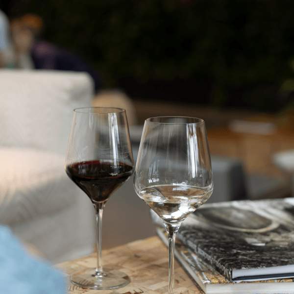 红葡萄酒和白葡萄酒