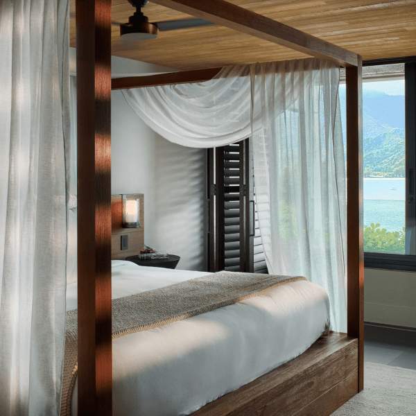 Puu Poa Loft Suite Bedroom