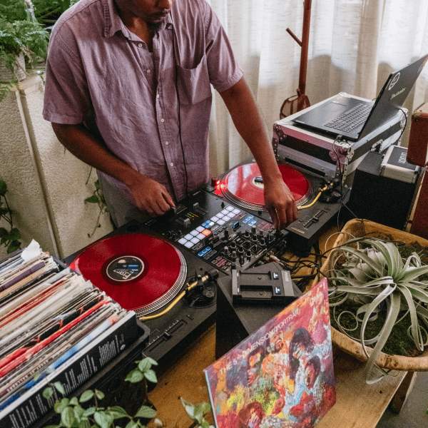 vinyl DJ