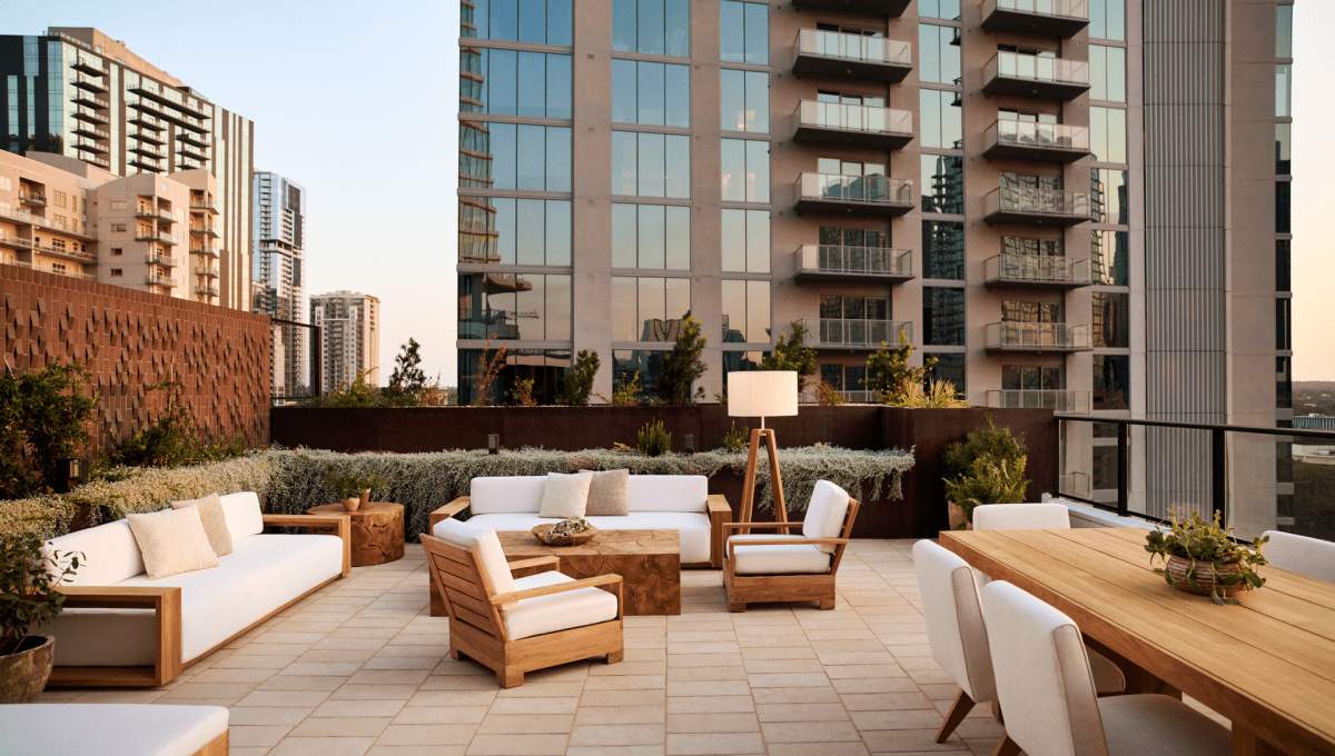 1AUS Lake Terrace Suite 